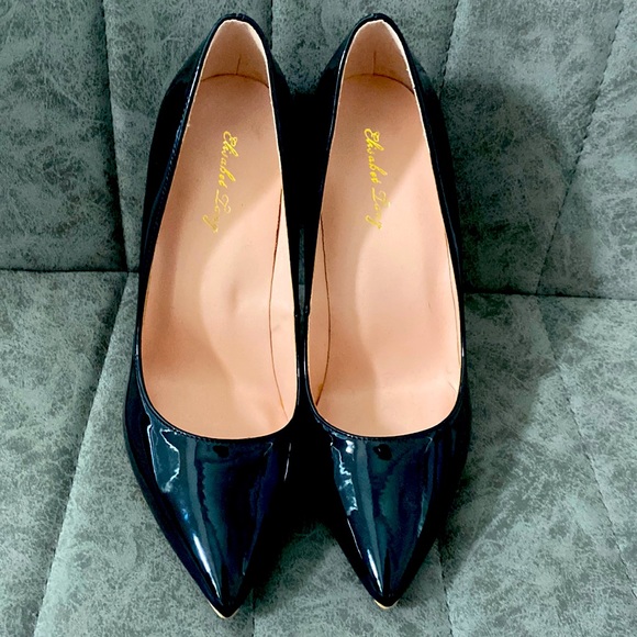 Brand New 3 in Black Heels - Picture 1 of 3